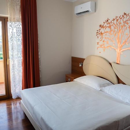 Bed and Breakfast Bb Domus Катандзаро Экстерьер фото